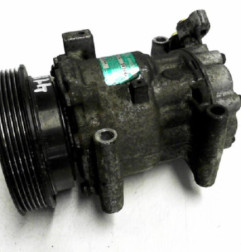 Compresseur clim RENAULT CLIO 2 Photo n°4