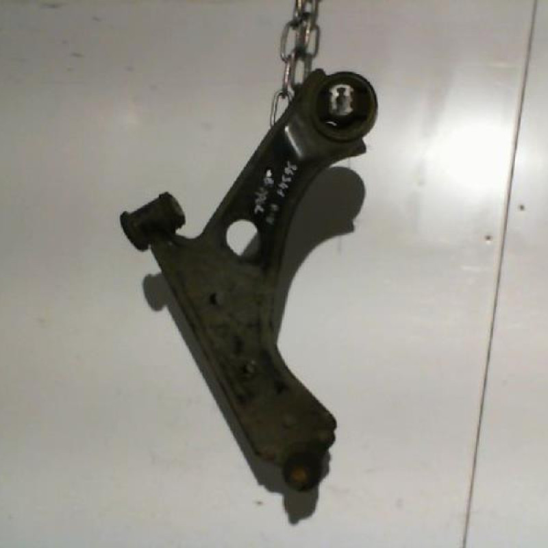 Triangle avant gauche PEUGEOT BIPPER