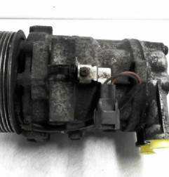 Compresseur clim FIAT GRANDE PUNTO Photo n°3