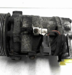 Compresseur clim FIAT GRANDE PUNTO Photo n°4