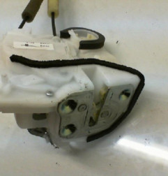 Serrure arriere droit MAZDA 2 3 Photo n°5