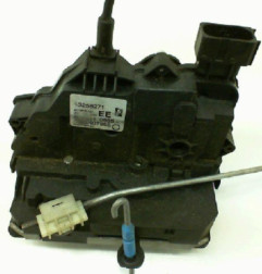 Serrure avant gauche OPEL MERIVA B Photo n°1