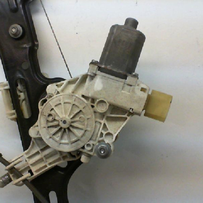 Leve vitre electrique avant droit BMW SERIE 1 E87