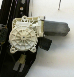 Leve vitre electrique arriere gauche BMW SERIE 5 E61 Photo n°3