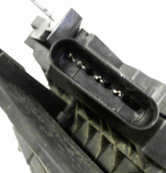 Serrure avant droit FORD FIESTA 6