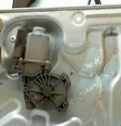 Leve vitre electrique avant droit NISSAN QASHQAI 1 Photo n°4