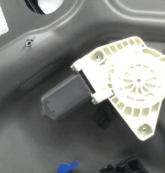 Leve vitre electrique arriere gauche MERCEDES CLASSE A 169 Photo n°6