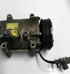 Compresseur clim FORD FIESTA 6 Photo n°4