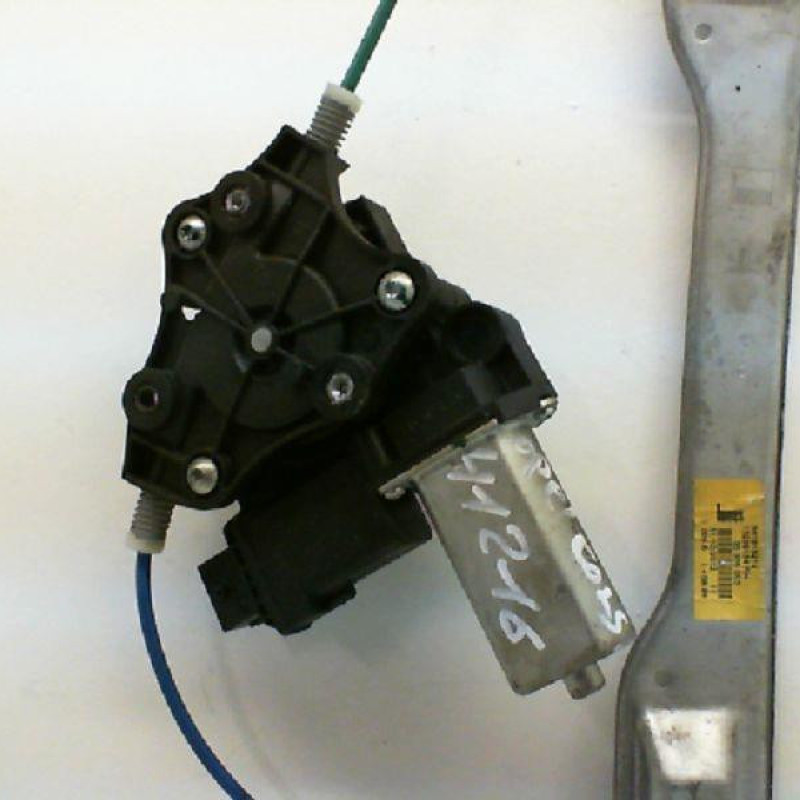 Leve vitre electrique avant droit OPEL CORSA D
