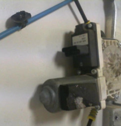 Leve vitre electrique avant droit CITROEN C2 Photo n°4