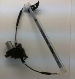 Leve vitre electrique arriere droit MAZDA 2 3 Photo n°1