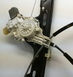 Leve vitre electrique avant gauche BMW SERIE 1 E87 Photo n°5