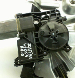 Leve vitre electrique avant droit OPEL ZAFIRA TOURER C Photo n°1