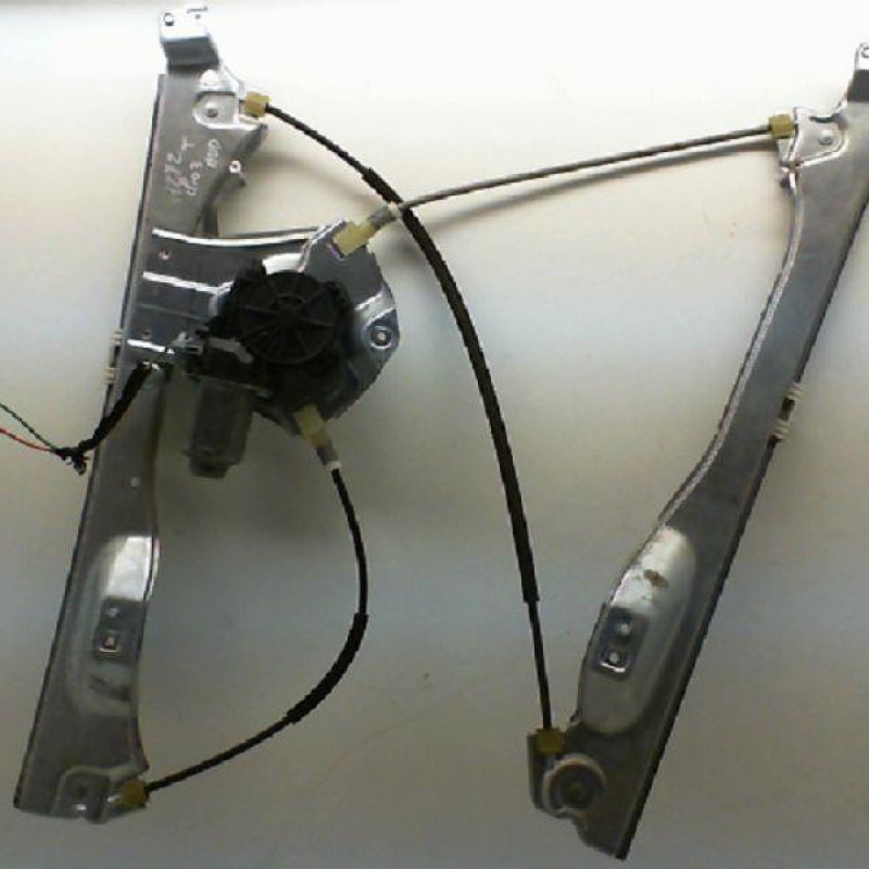 Leve vitre electrique avant droit RENAULT CLIO 3
