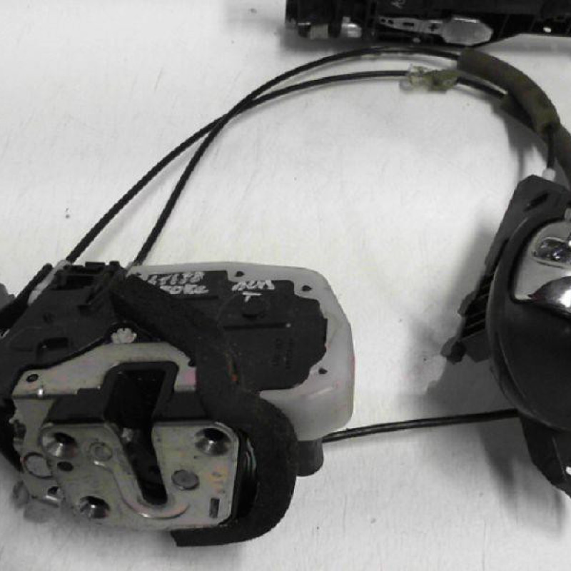 Serrure avant droit NISSAN JUKE 1