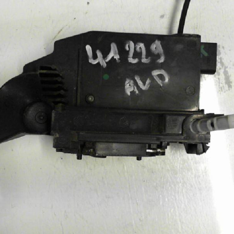 Serrure avant droit PEUGEOT 308 2