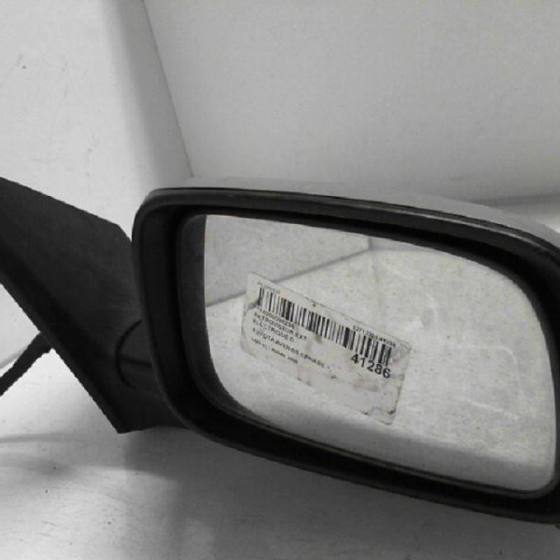 Retroviseur droit TOYOTA AVENSIS 2