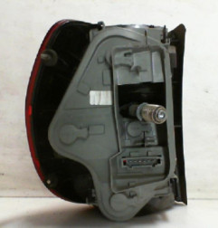 Feu arriere principal droit (feux) VOLKSWAGEN FOX Photo n°6