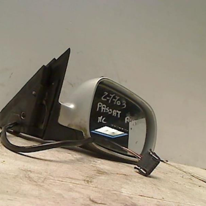 Retroviseur droit VOLKSWAGEN PASSAT 4