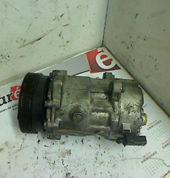 Compresseur clim VOLKSWAGEN GOLF 4 Photo n°1