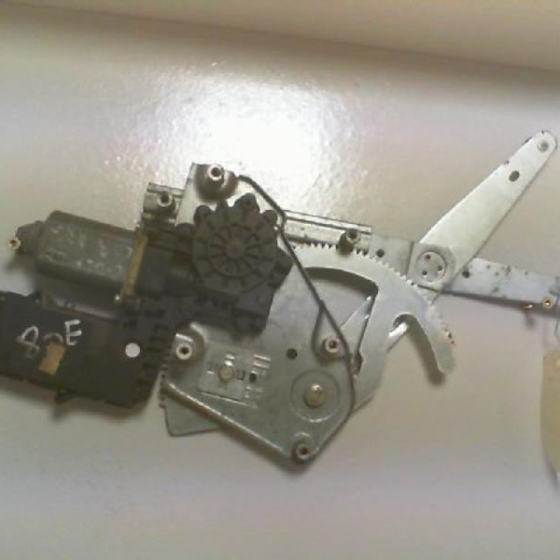 Leve vitre electrique arriere gauche VOLKSWAGEN GOLF 3