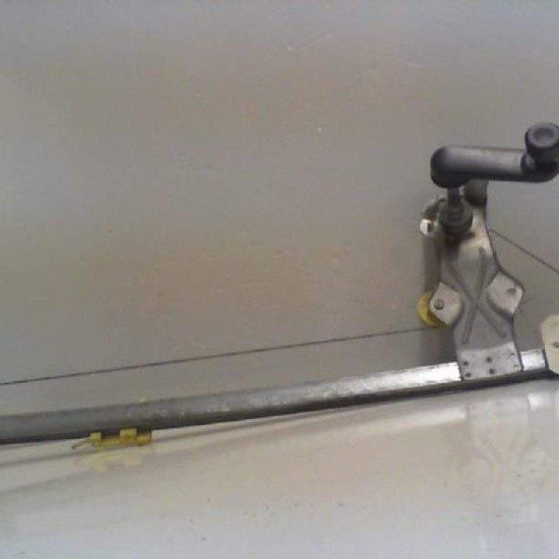 Leve vitre mecanique avant droit RENAULT TRAFIC 2