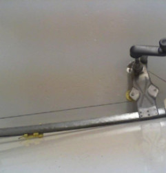 Leve vitre mecanique avant droit RENAULT TRAFIC 2