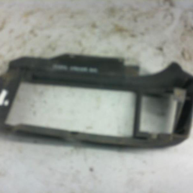 Enjoliveur de phare droit RENAULT MASTER 1