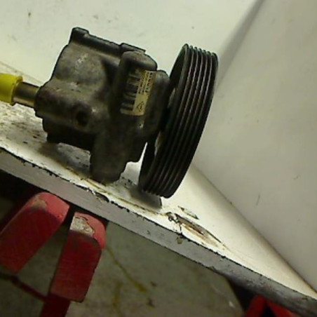 Pompe de direction RENAULT LAGUNA 2 Photo n°1