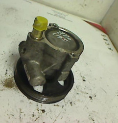 Pompe de direction RENAULT LAGUNA 2 Photo n°1