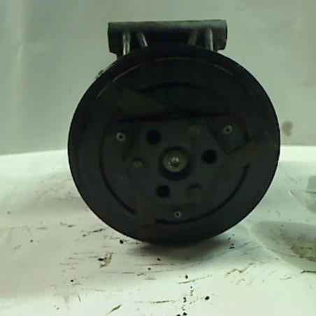 Compresseur clim RENAULT SCENIC 2 Photo n°1