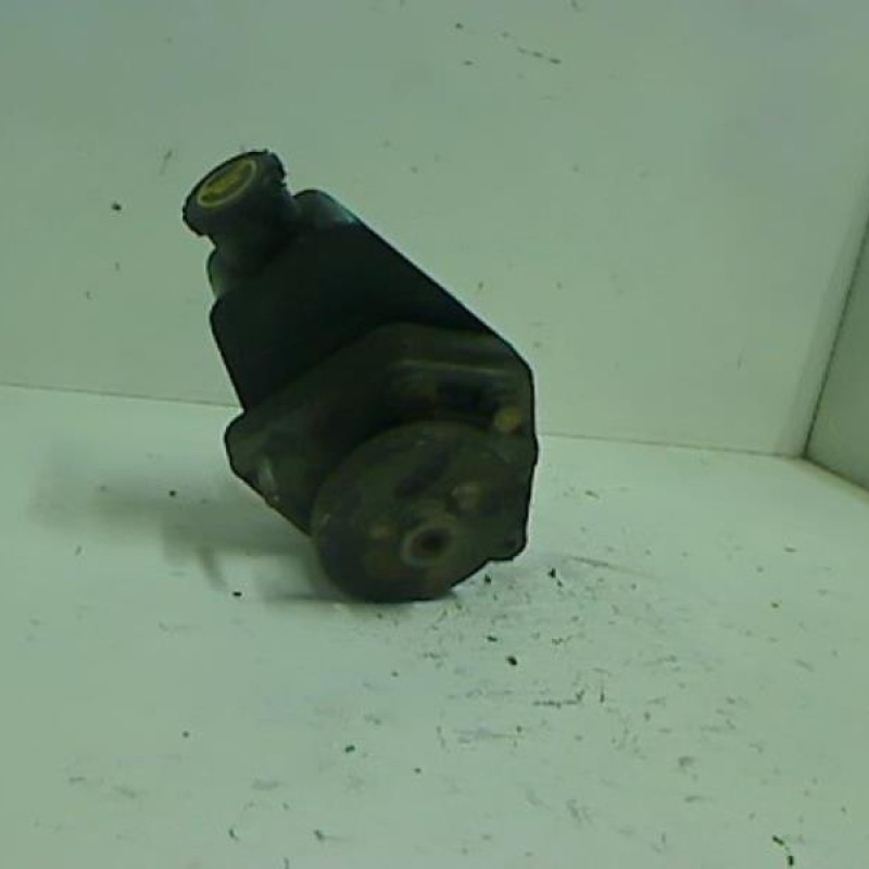 Pompe de direction RENAULT CLIO