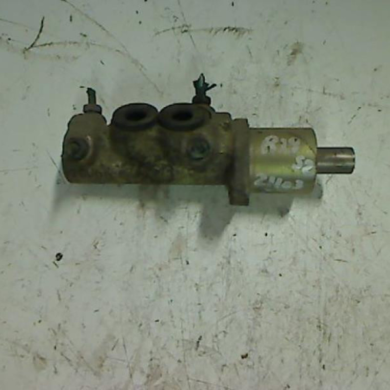 Maitre cylindre (freinage) RENAULT R19
