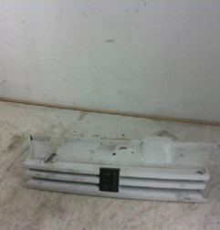 Calandre PEUGEOT 405