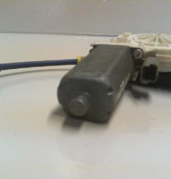 Leve vitre electrique avant gauche PEUGEOT 307 Photo n°1