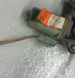 Leve vitre electrique arriere gauche PEUGEOT 406 Photo n°4