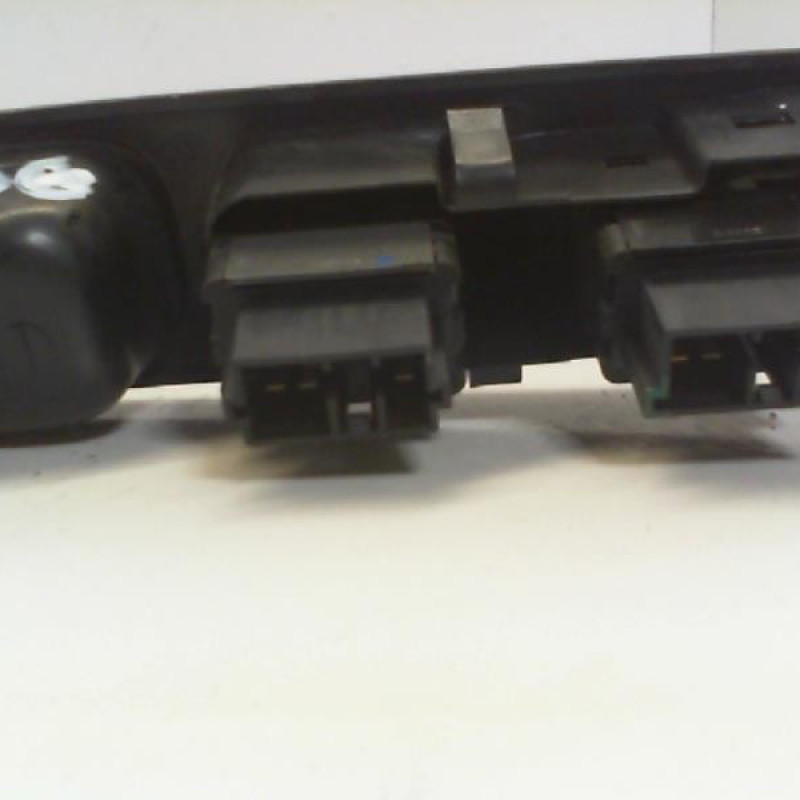 Interrupteur de leve vitre avant gauche PEUGEOT 307