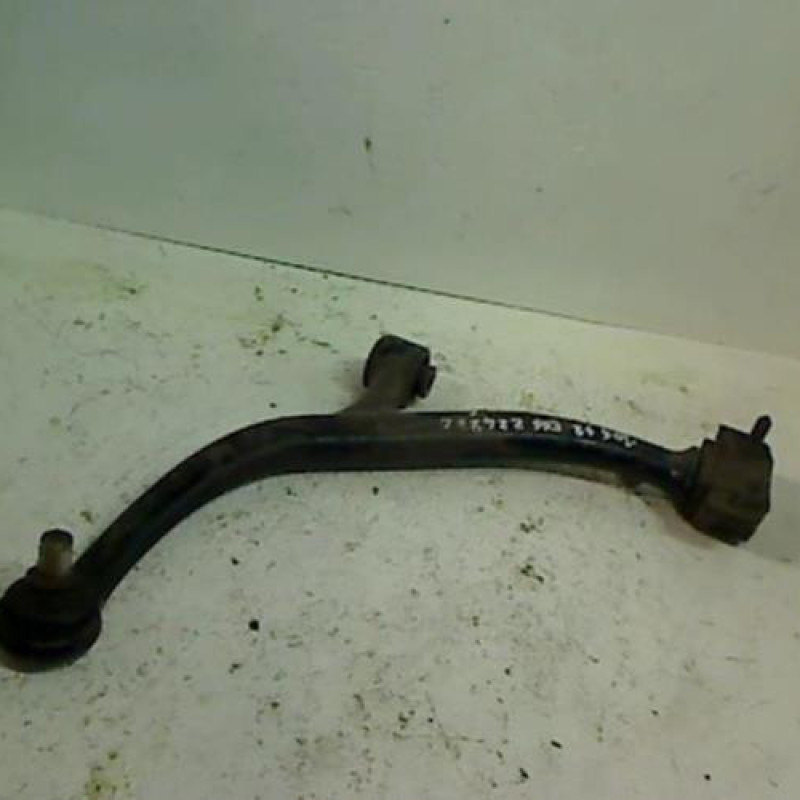 Triangle avant gauche PEUGEOT 106