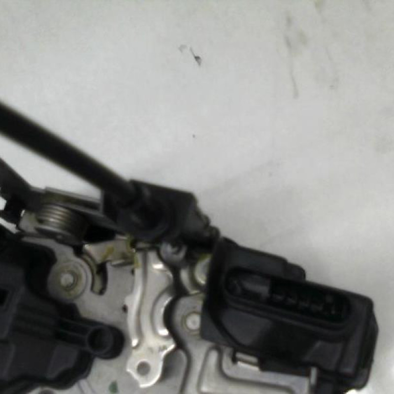 Serrure avant gauche VOLVO V 40 2