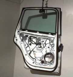 Porte arriere gauche VOLKSWAGEN POLO 4 Photo n°1