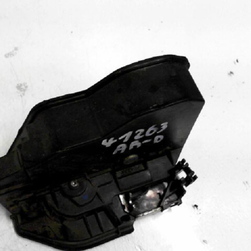 Serrure arriere droit BMW SERIE 1 E87