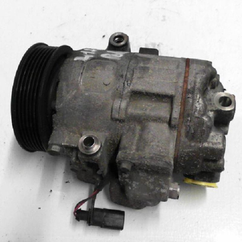 Compresseur clim VOLKSWAGEN POLO 4