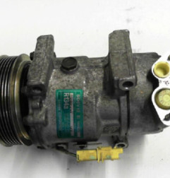 Compresseur clim PEUGEOT 206 Photo n°4