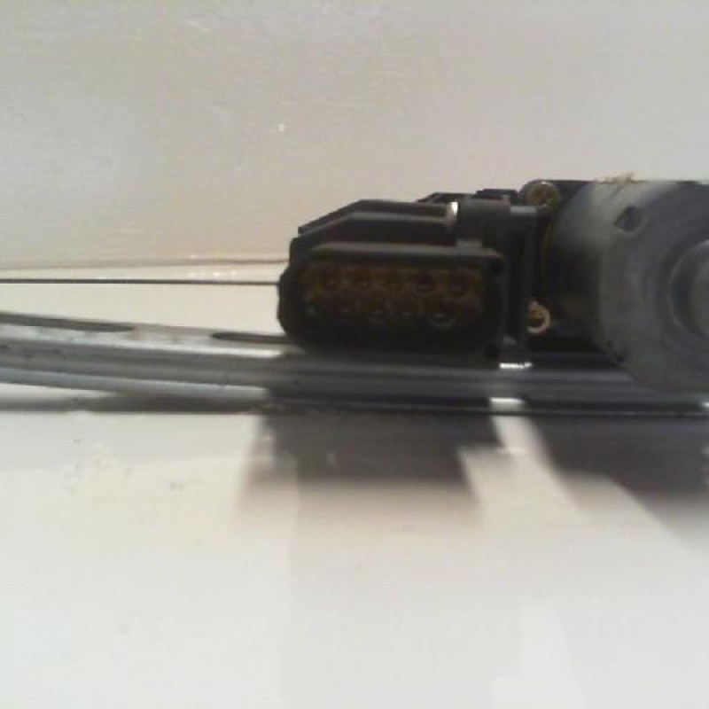 Leve vitre electrique avant droit MERCEDES CLASSE A 168