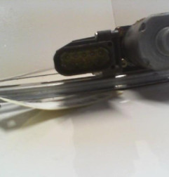 Leve vitre electrique avant droit MERCEDES CLASSE A 168 Photo n°1