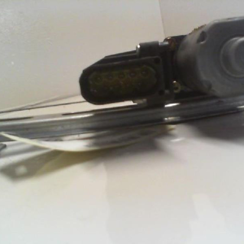 Leve vitre electrique avant droit MERCEDES CLASSE A 168