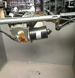 Moteur essuie glace avant MERCEDES CLASSE C 203 Photo n°1