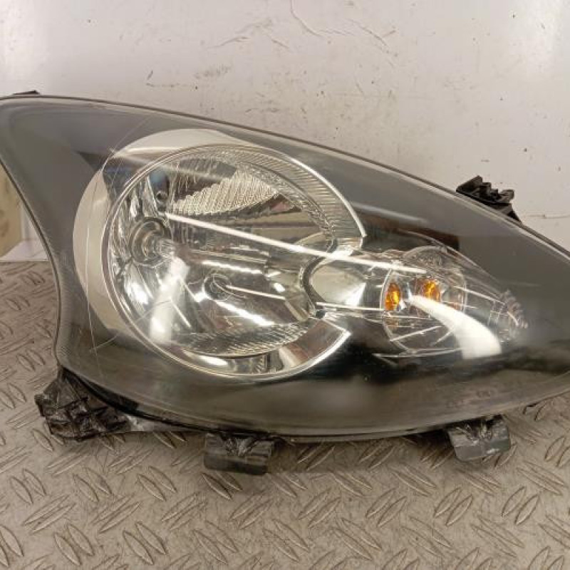 Optique avant principal droit (feux)(phare) TOYOTA AYGO 1