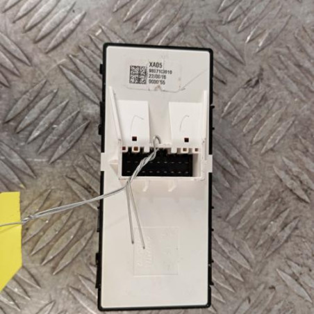 Interrupteur de leve vitre avant gauche HYUNDAI I 20 3