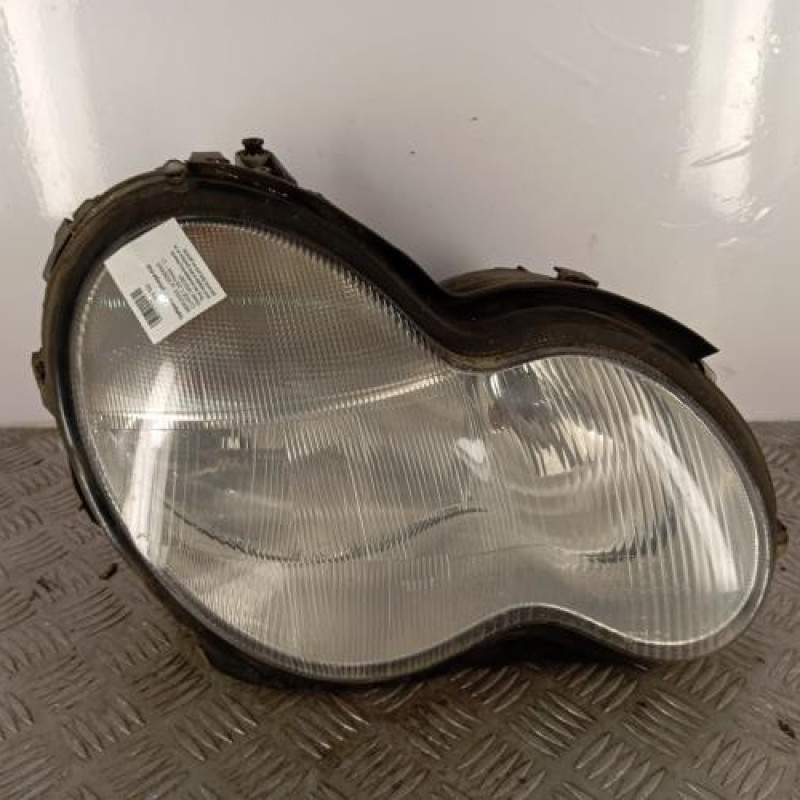 Optique avant principal droit (feux)(phare) MERCEDES CLASSE C 203